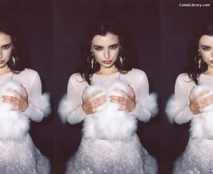Rebecca Black photo 17 of 714