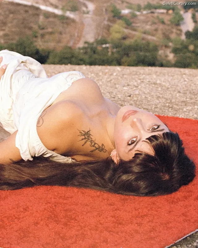Rebecca Black photo 11 of 714