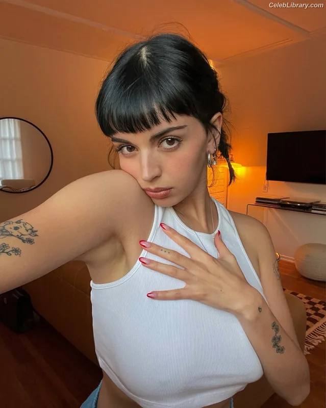Rebecca Black photo 24 of 714