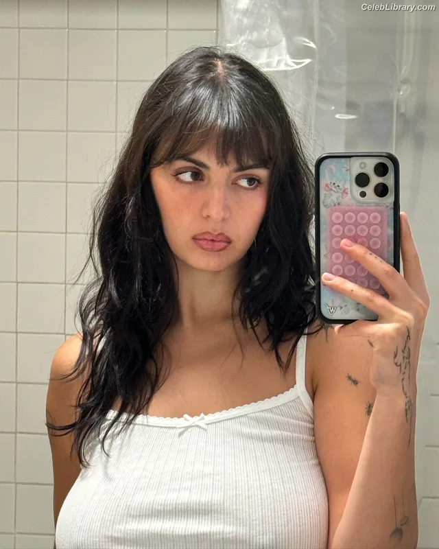 Rebecca Black photo 23 of 714