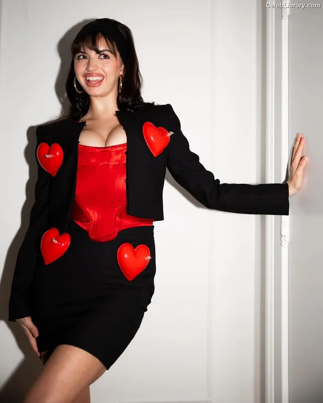Rebecca Black photo 3 of 714