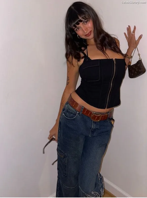 Rebecca Black photo 17 of 714
