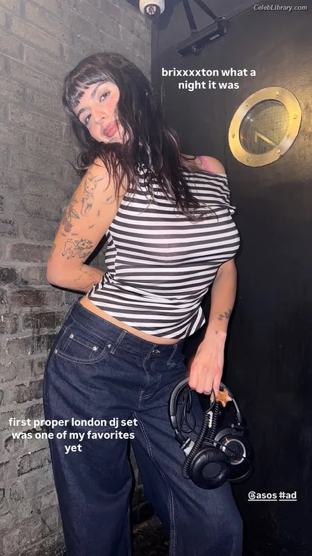 Rebecca Black photo 22 of 714