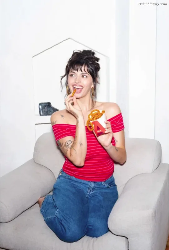 Rebecca Black photo 19 of 714