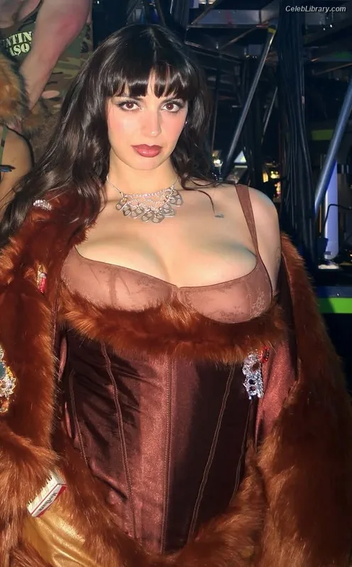 Rebecca Black photo 19 of 714