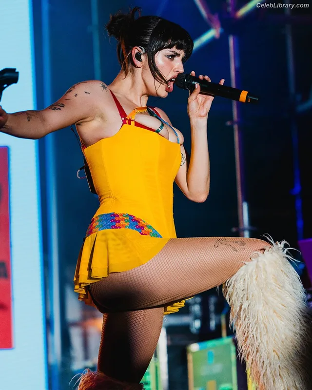 Rebecca Black photo 9 of 714