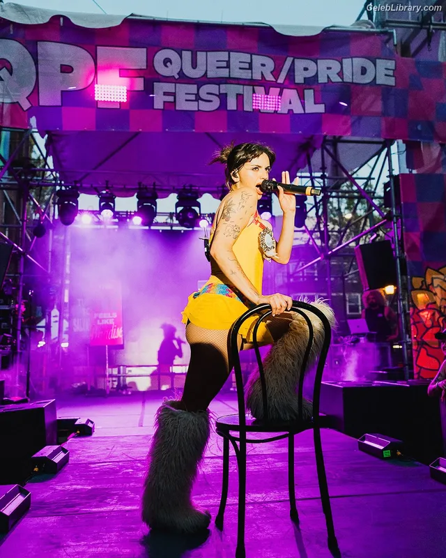 Rebecca Black photo 16 of 714