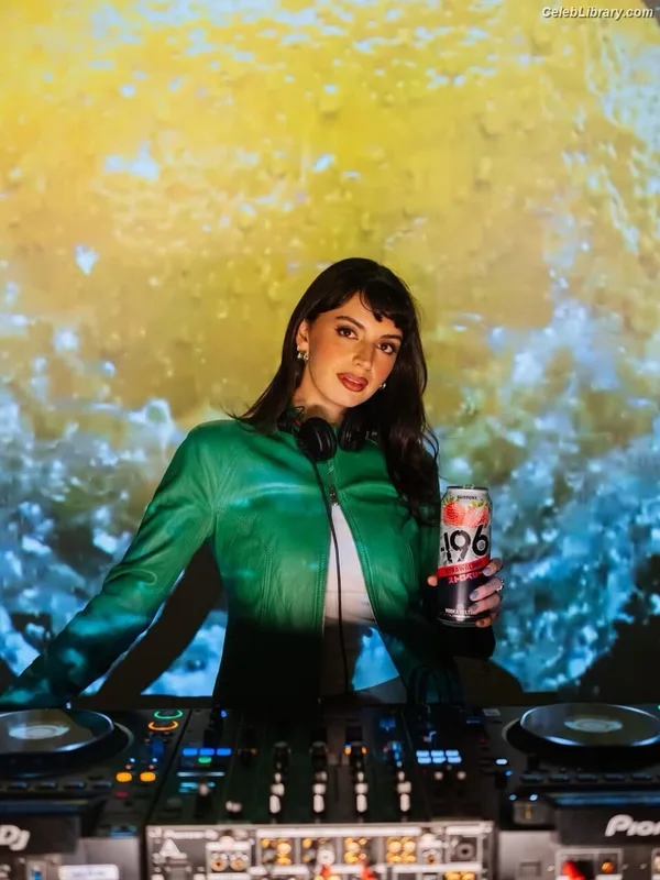 Rebecca Black photo 19 of 714