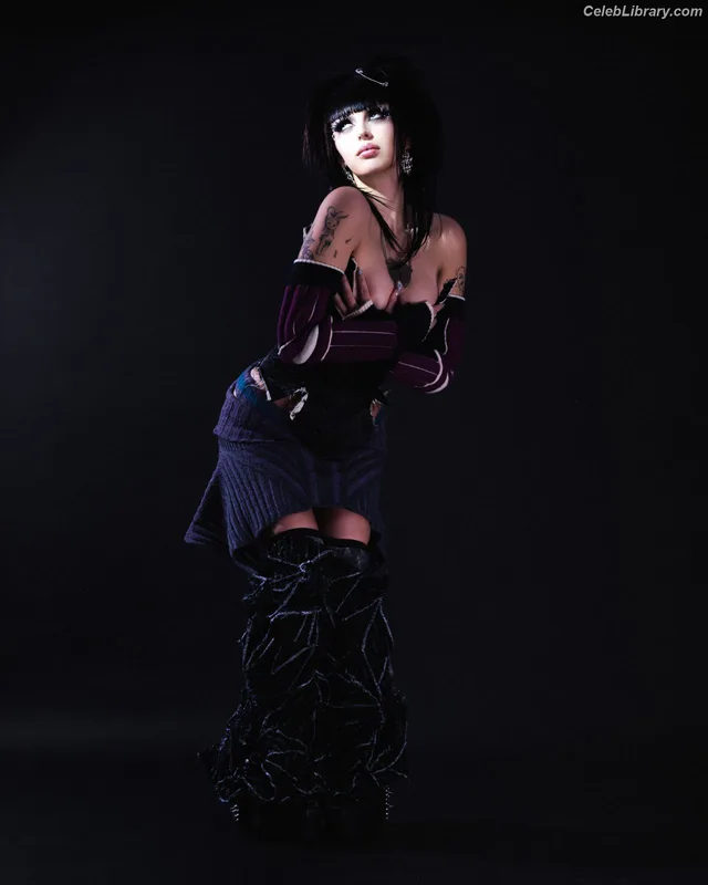 Rebecca Black photo 17 of 714
