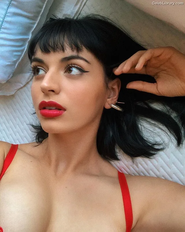 Rebecca Black photo 4 of 714