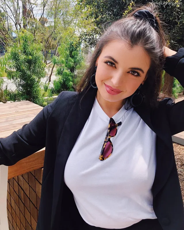 Rebecca Black photo 23 of 714