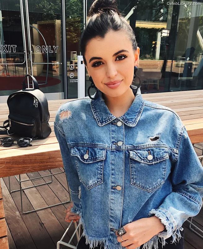 Rebecca Black photo 1 of 714