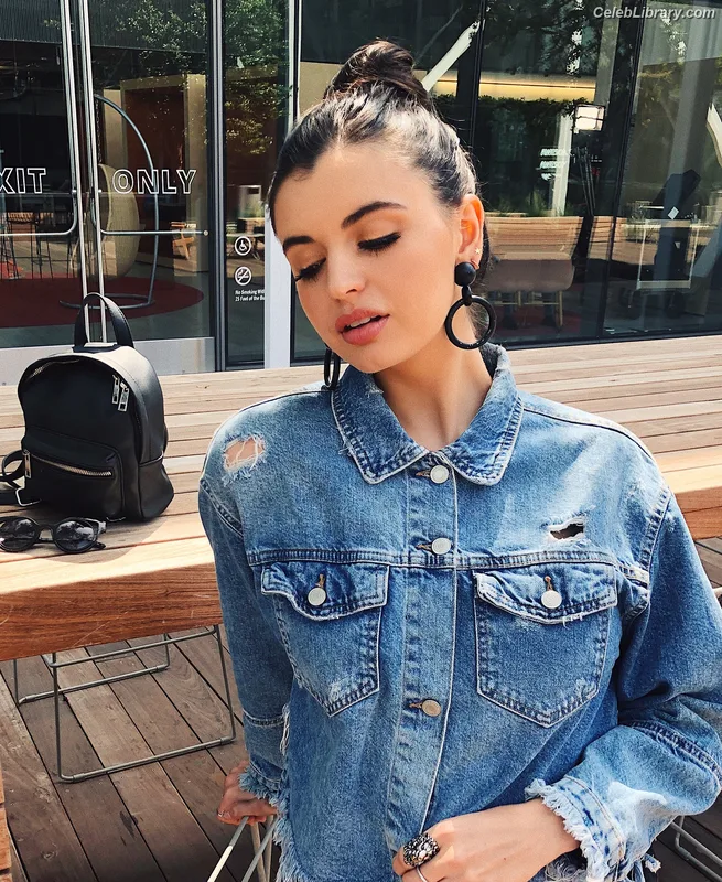 Rebecca Black photo 2 of 714