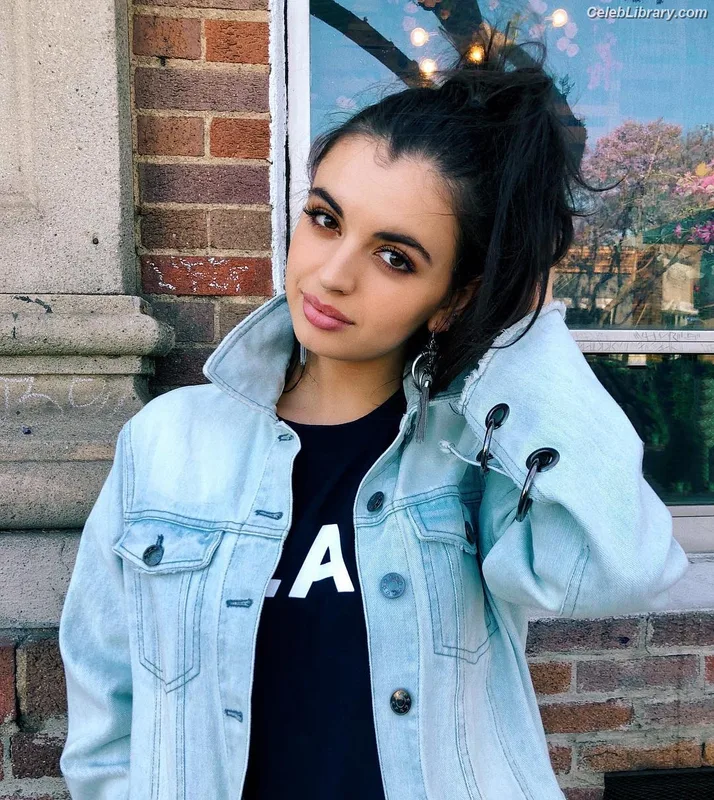 Rebecca Black photo 9 of 714