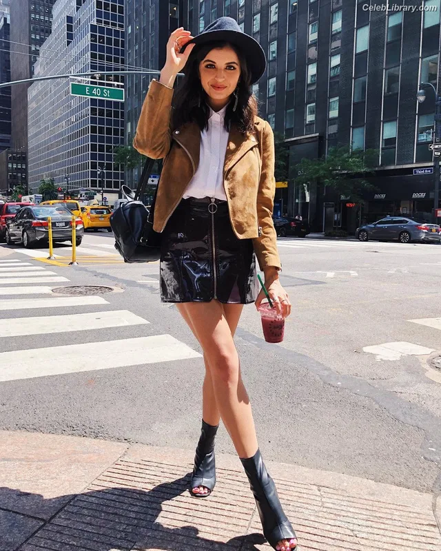Rebecca Black photo 10 of 714
