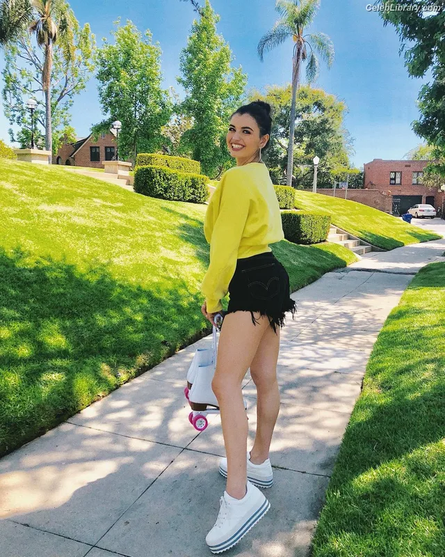 Rebecca Black photo 11 of 714