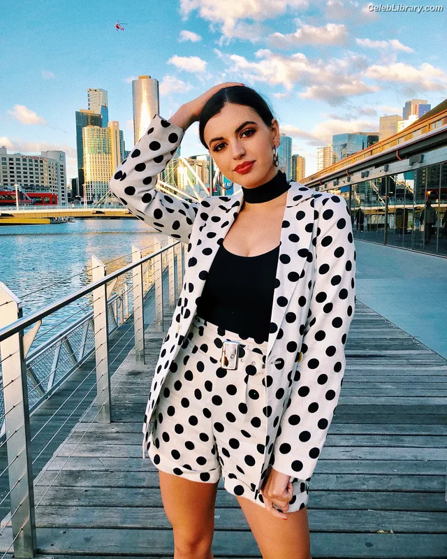 Rebecca Black photo 13 of 714