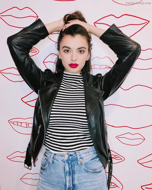 Rebecca Black photo 15 of 714