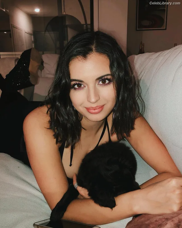 Rebecca Black photo 7 of 714