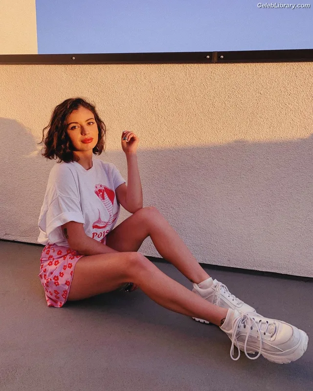 Rebecca Black photo 19 of 714