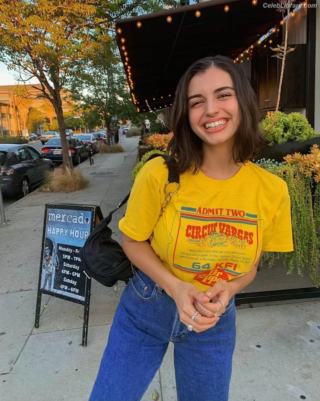 Rebecca Black photo 20 of 714