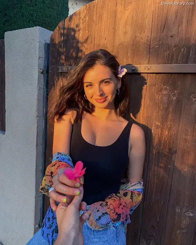 Rebecca Black photo 4 of 714