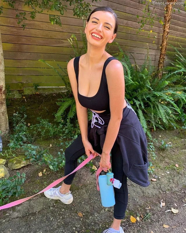 Rebecca Black photo 10 of 714