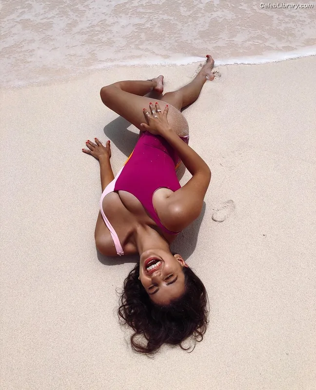 Rebecca Black photo 13 of 714