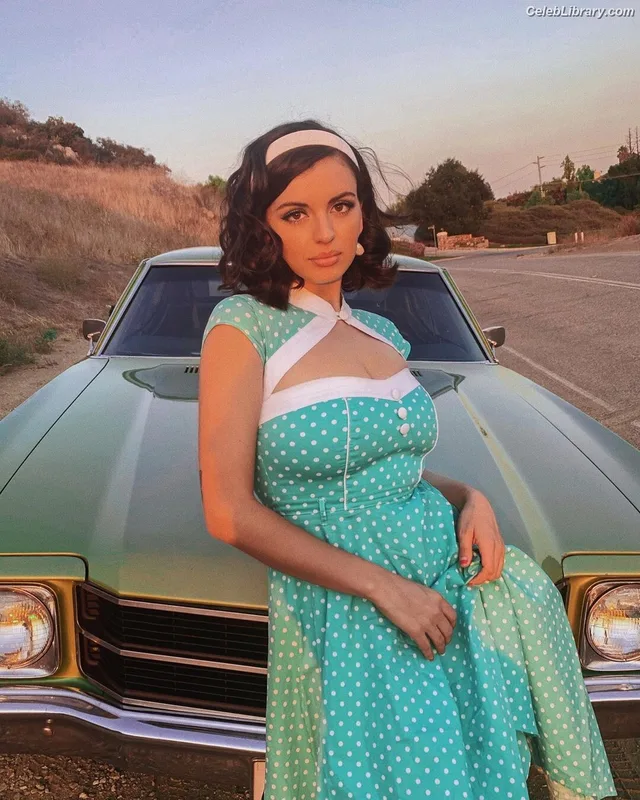 Rebecca Black photo 18 of 714