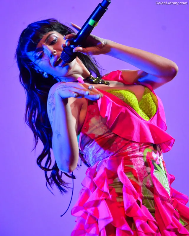 Rebecca Black photo 15 of 714