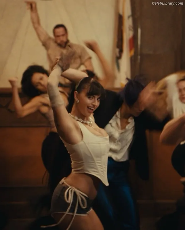 Rebecca Black photo 19 of 714