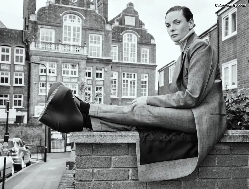 Rebecca Ferguson photo 14 of 430