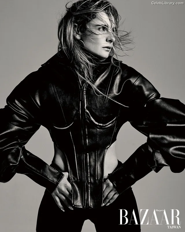 Rebecca Ferguson photo 16 of 430