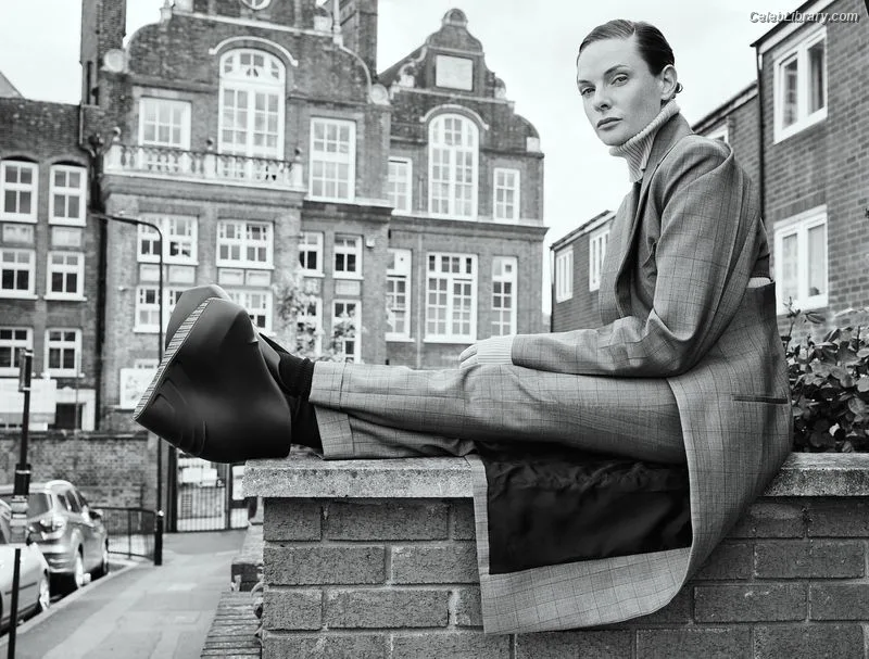 Rebecca Ferguson photo 14 of 430