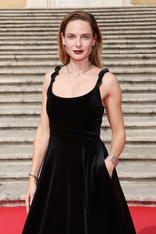 Rebecca Ferguson photo 12 of 430
