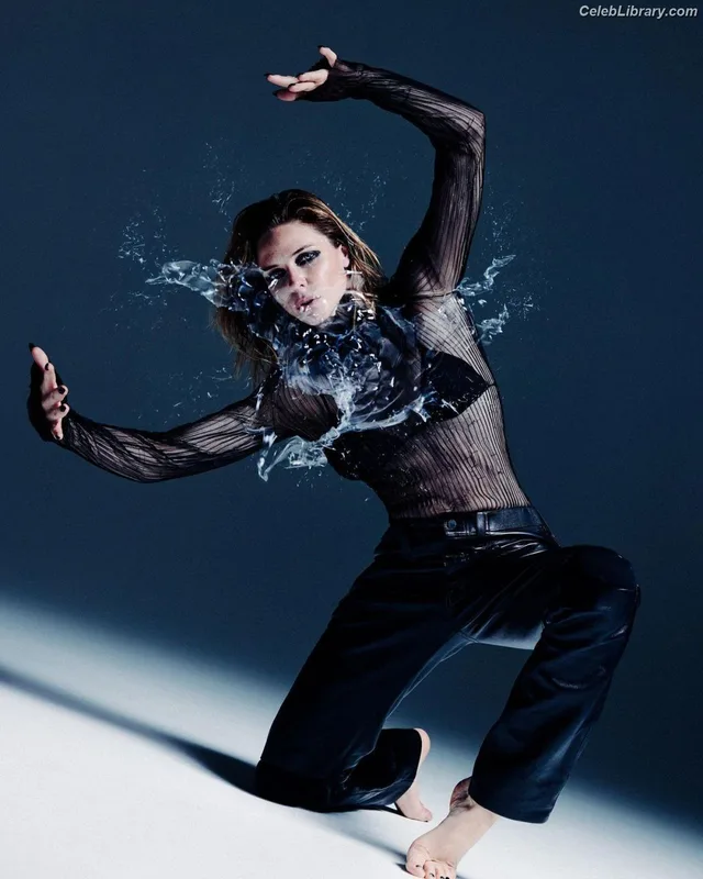 Rebecca Ferguson photo 4 of 430