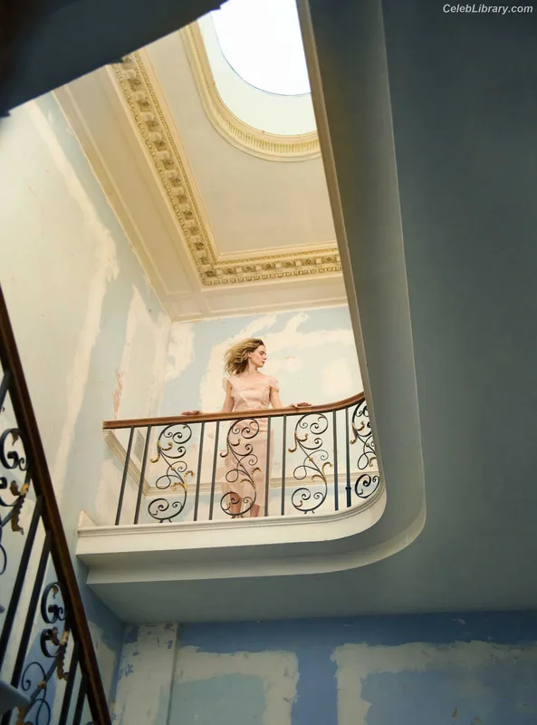 Rebecca Ferguson photo 9 of 430