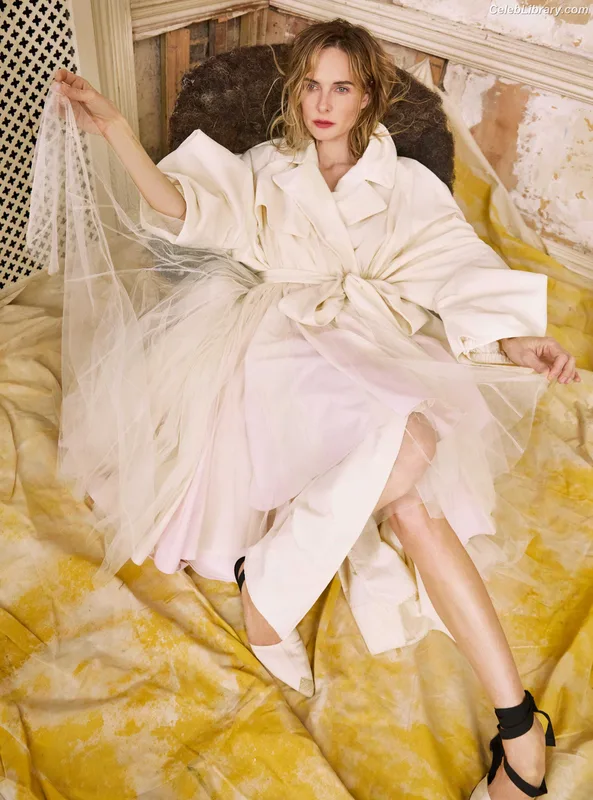 Rebecca Ferguson photo 12 of 430