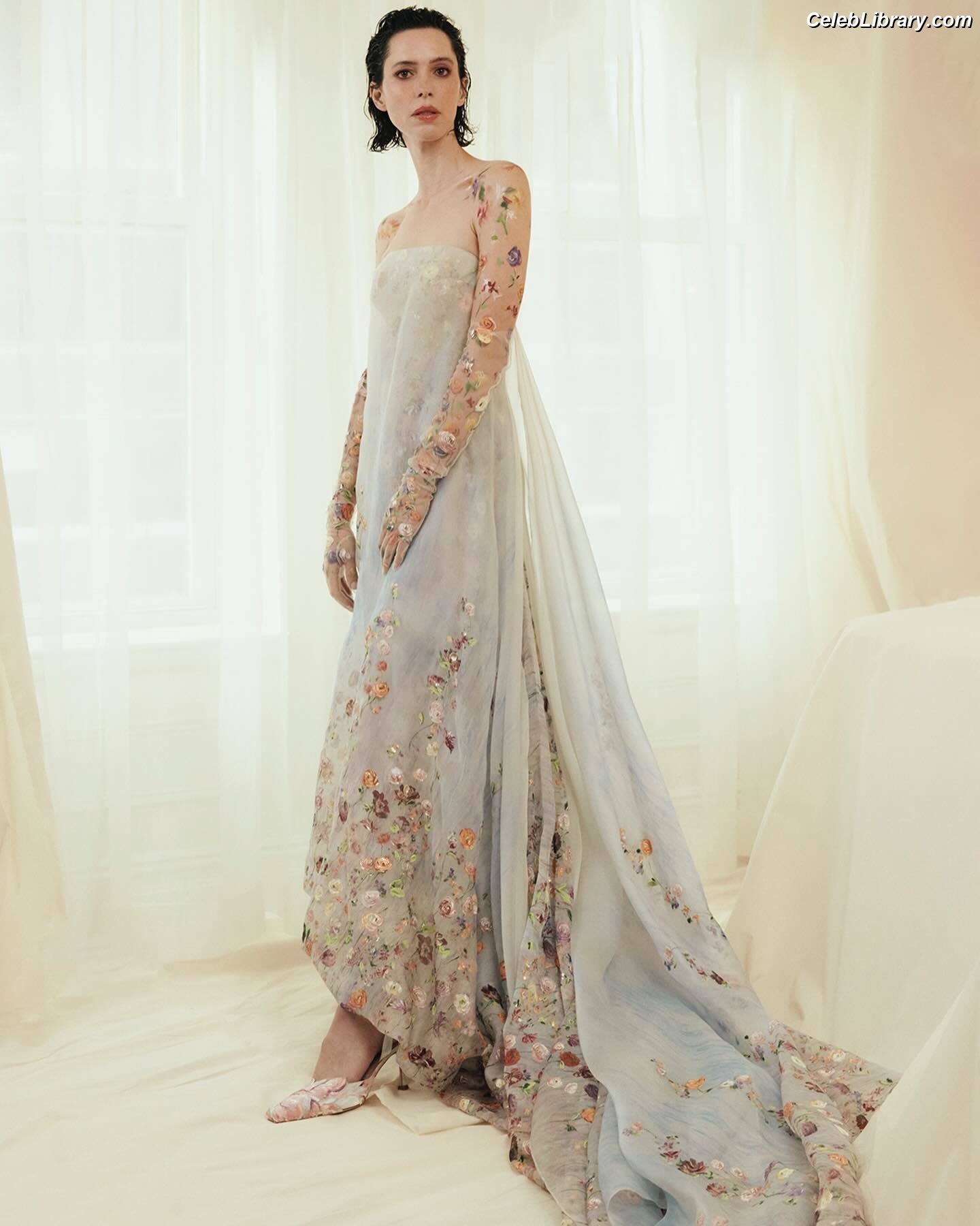 Rebecca Hall photo 6 of 242