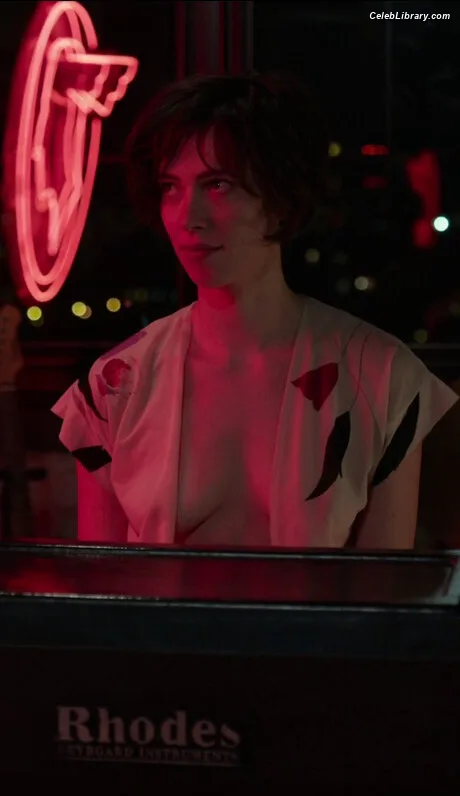 Rebecca Hall photo 2 of 242