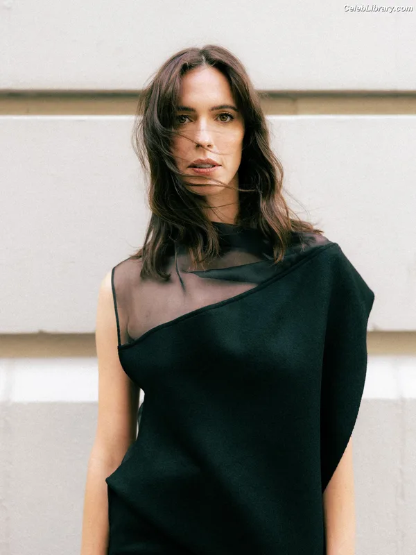 Rebecca Hall photo 4 of 242