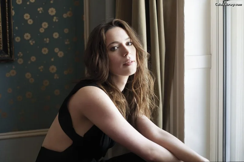 Rebecca Hall photo 11 of 242