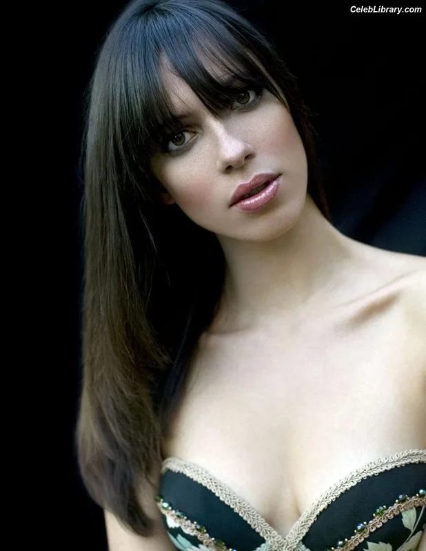 Rebecca Hall photo 2 of 242