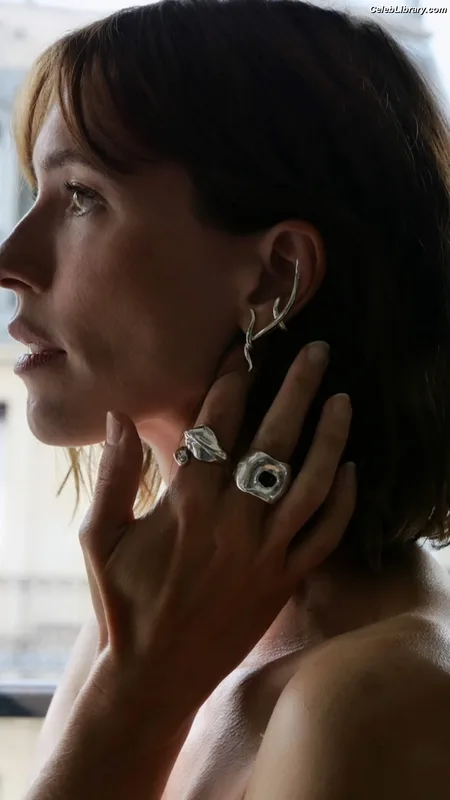 Rebecca Hall photo 5 of 242