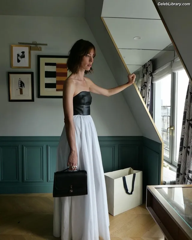 Rebecca Hall photo 8 of 242