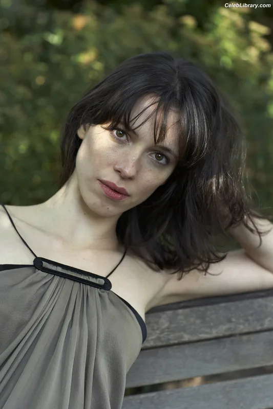 Rebecca Hall photo 24 of 242