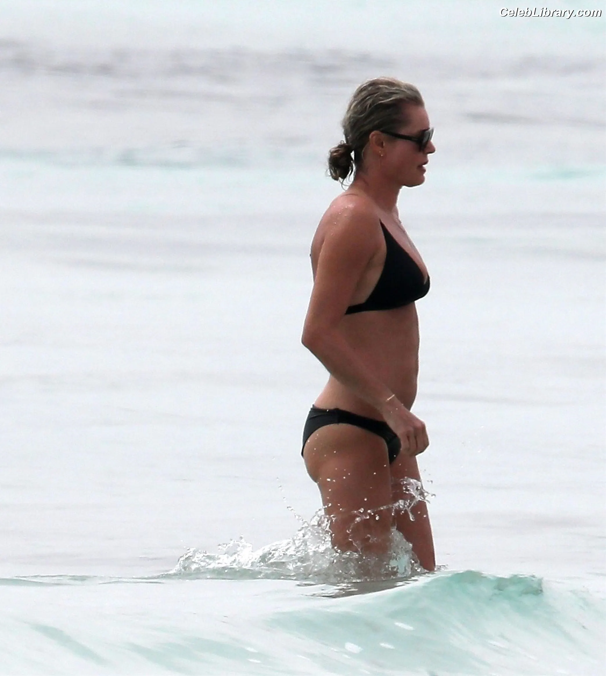 Rebecca Romijn photo 20 of 78