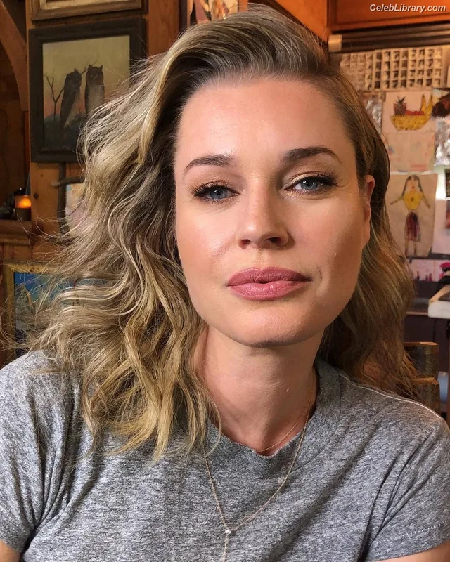 Rebecca Romijn photo 5 of 79
