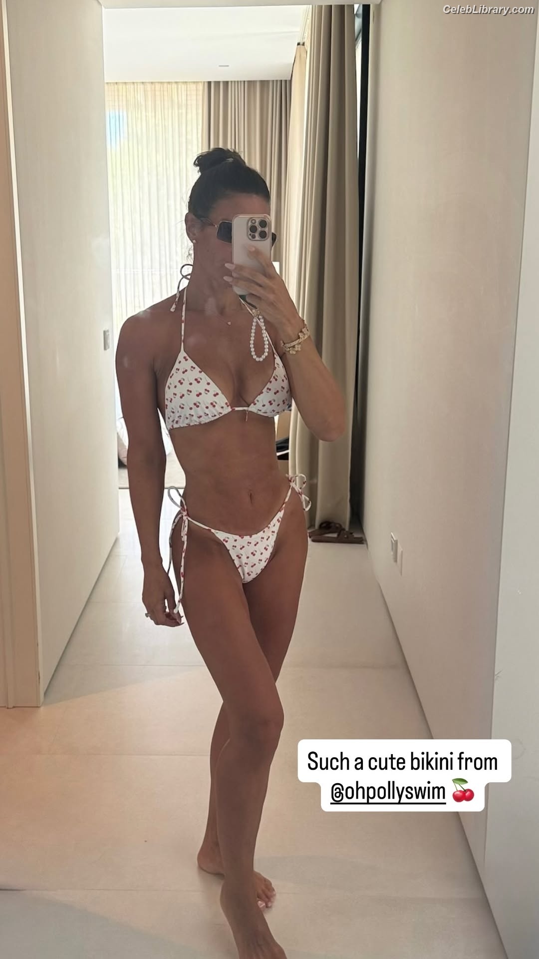 Rebekah Vardy photo 3 of 24
