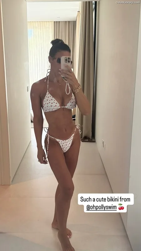 Rebekah Vardy photo 3 of 24